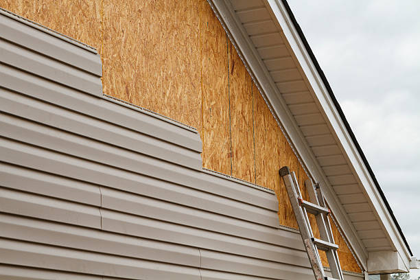 24/7 Emergency Vinyl Siding experts in Newton, IL